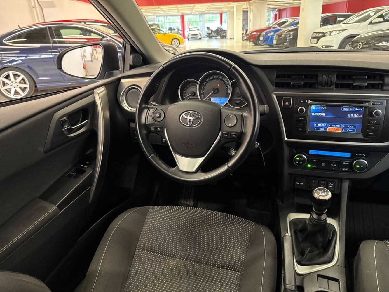 Toyota Auris vaihtoauto