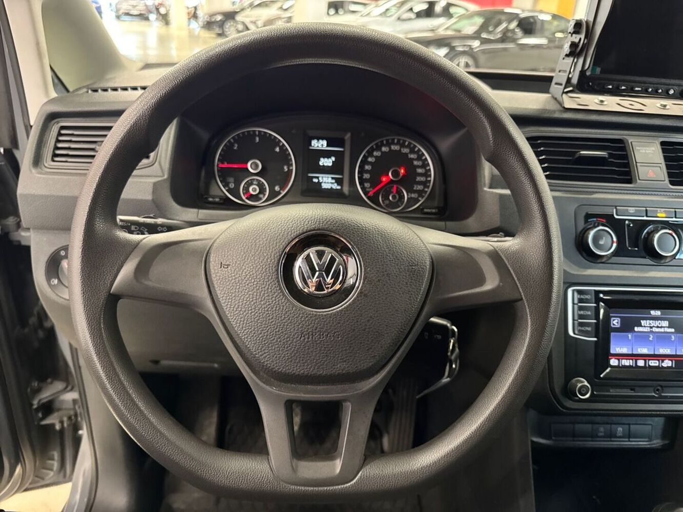 Volkswagen Caddy Maxi vaihtoauto