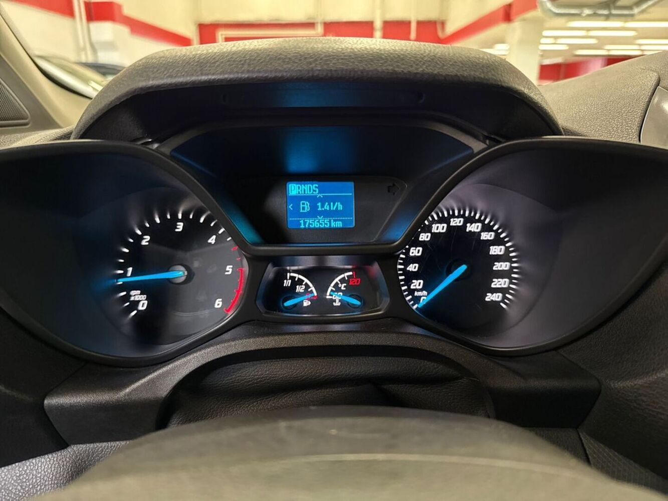 Ford Transit Connect vaihtoauto