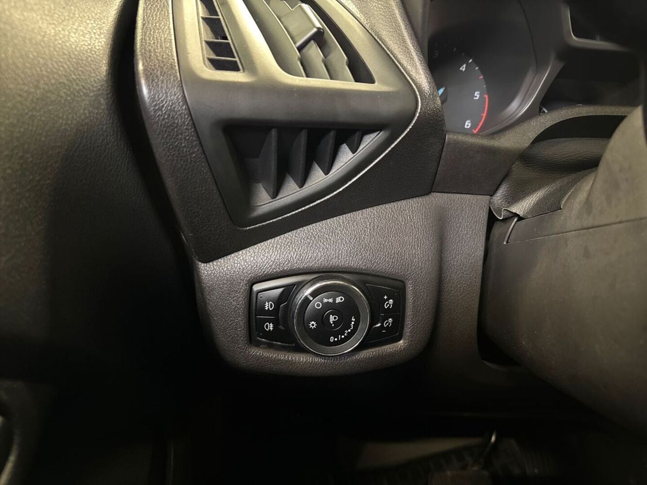 Ford Transit Connect vaihtoauto