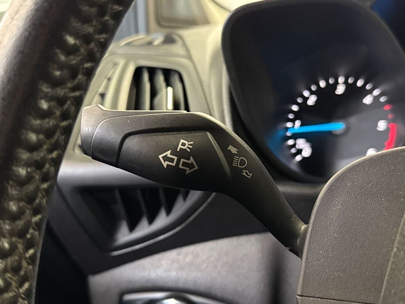 Ford Transit Connect vaihtoauto