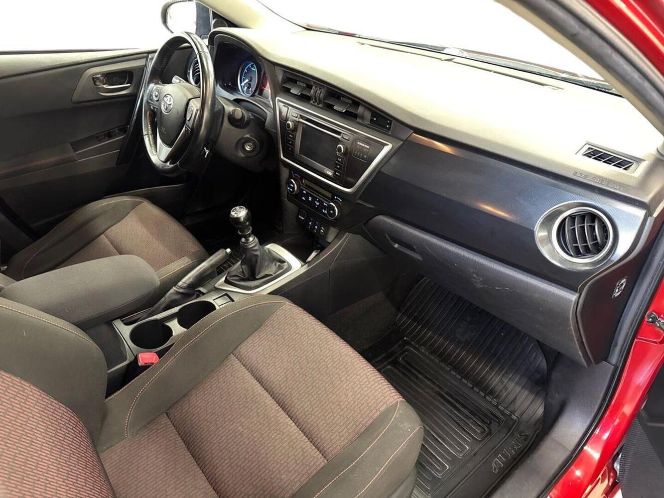 Toyota Auris vaihtoauto