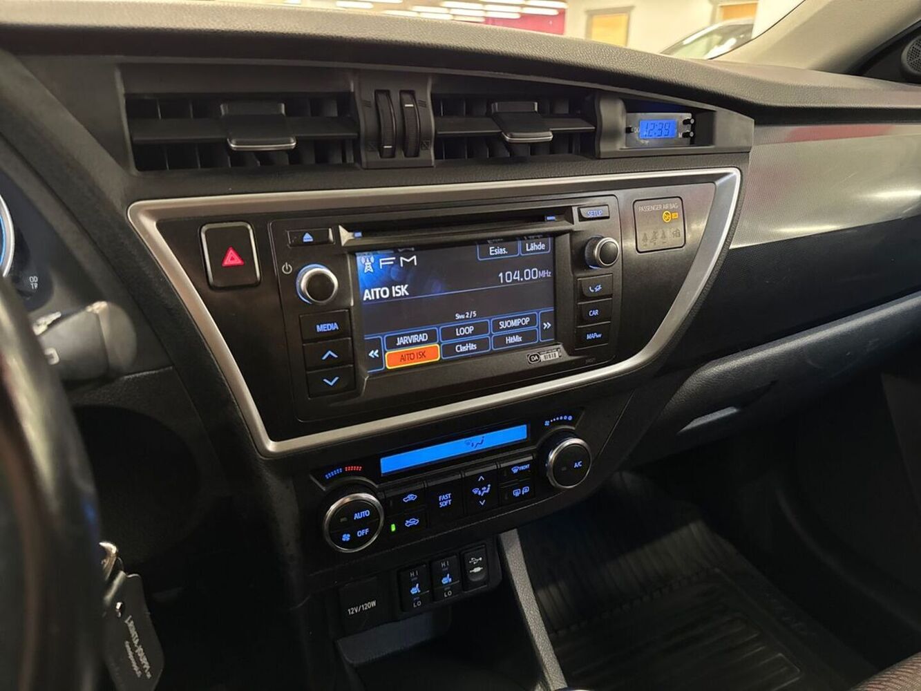 Toyota Auris vaihtoauto