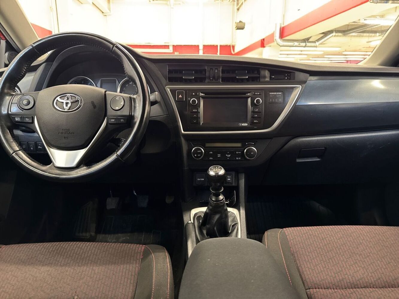 Toyota Auris vaihtoauto