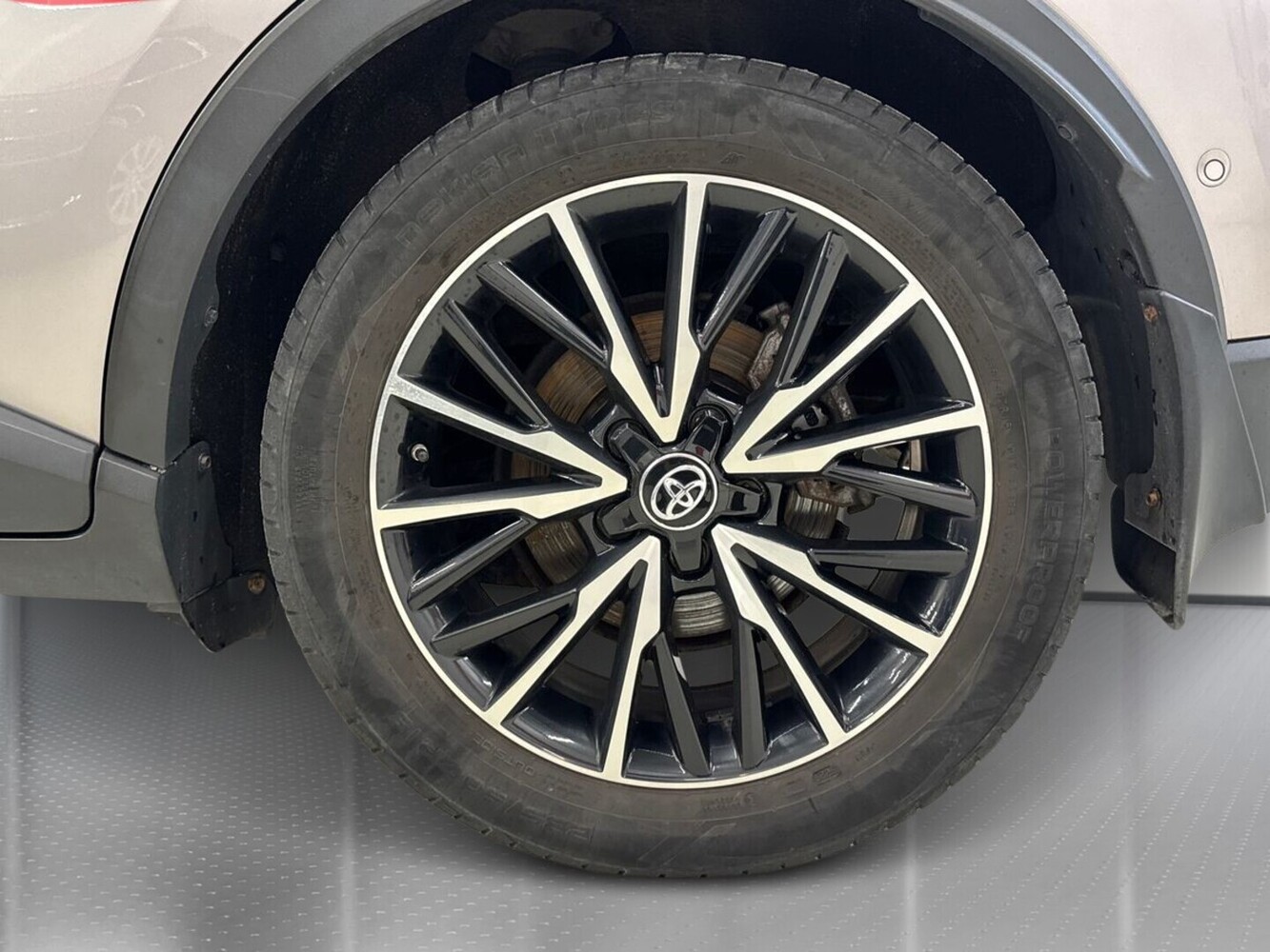 Toyota C-HR vaihtoauto