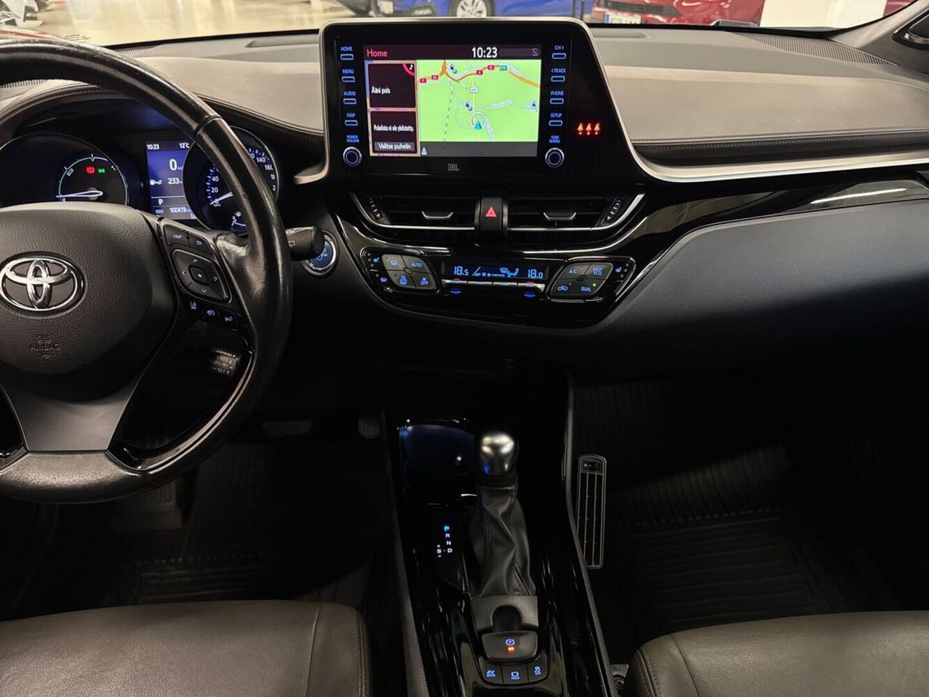 Toyota C-HR vaihtoauto