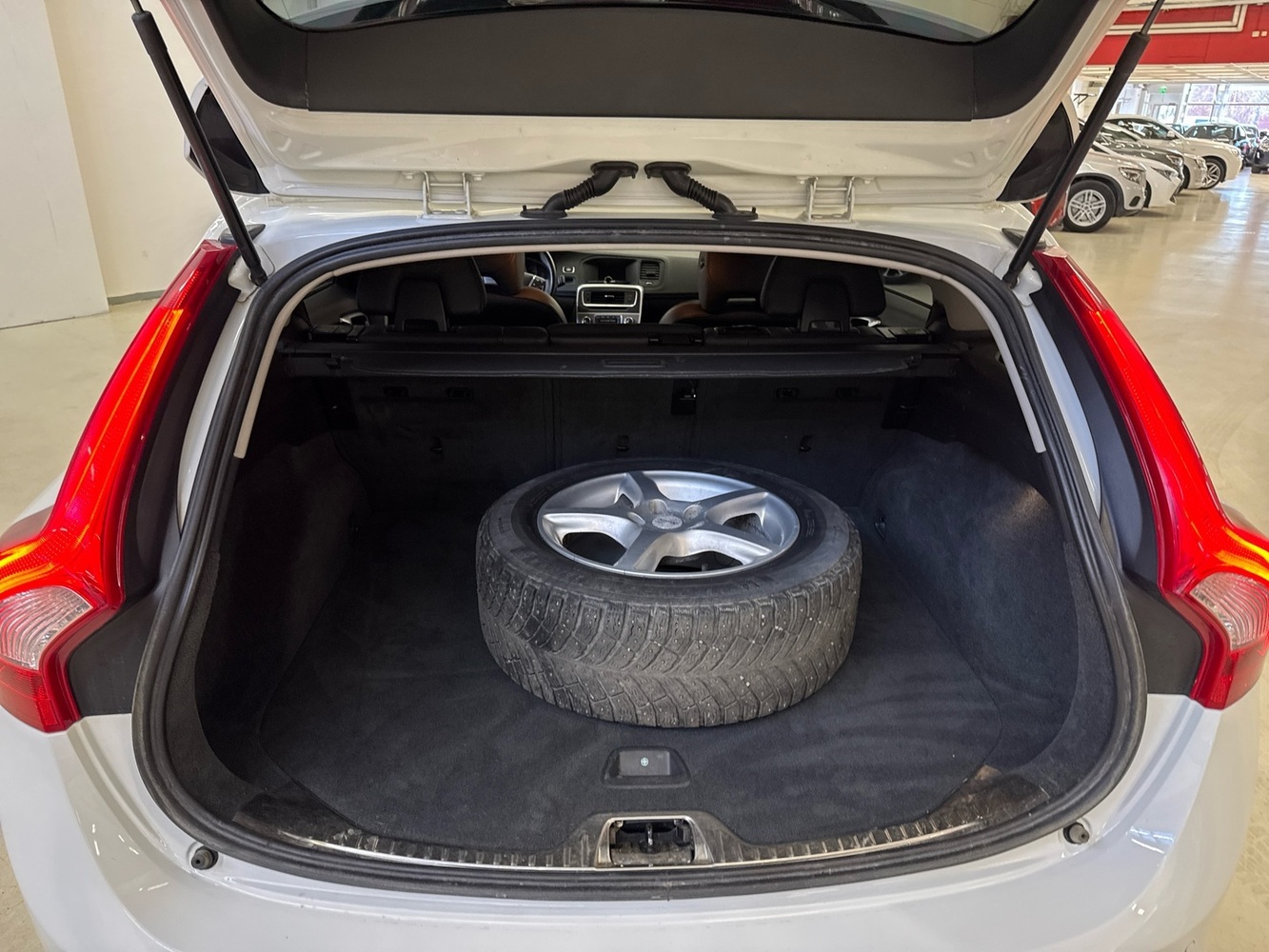 Volvo V60 vaihtoauto