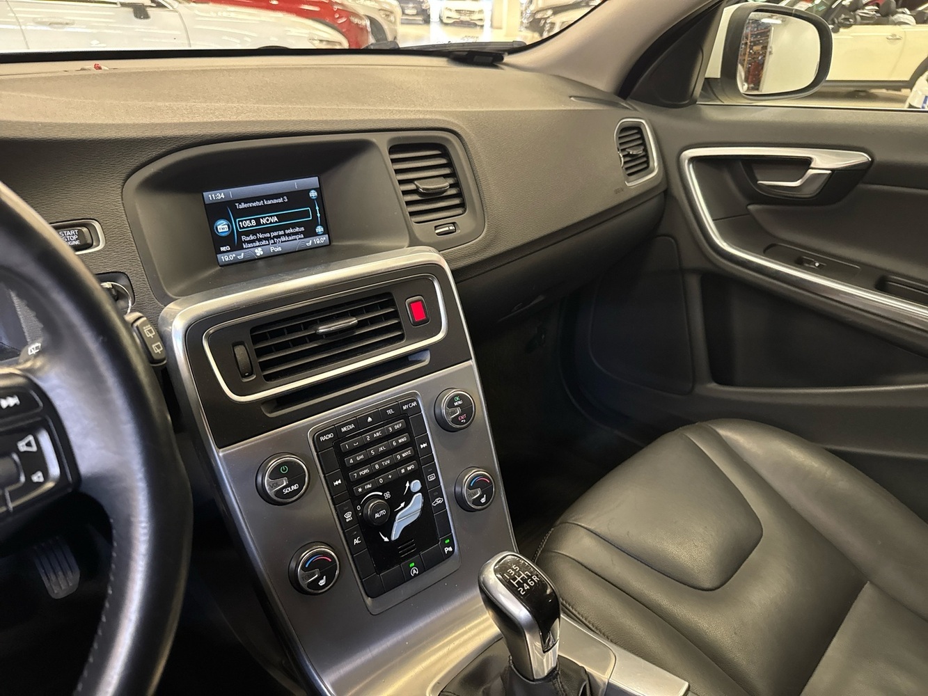 Volvo V60 vaihtoauto