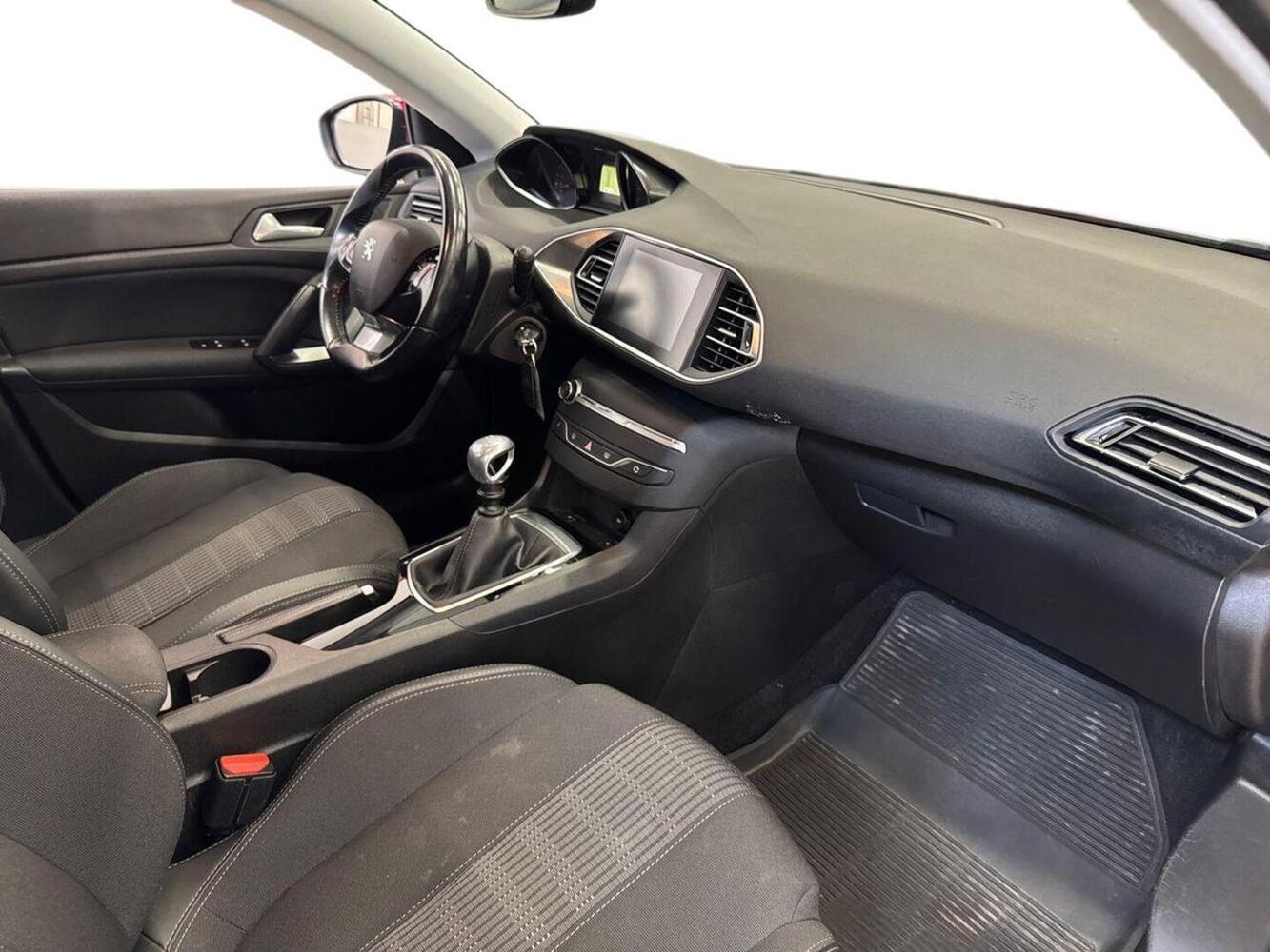 Peugeot 308 vaihtoauto