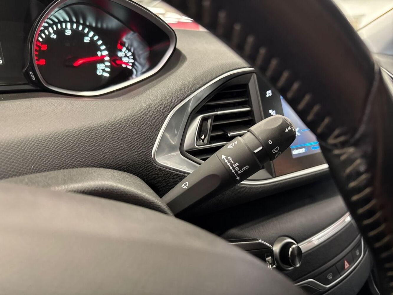 Peugeot 308 vaihtoauto