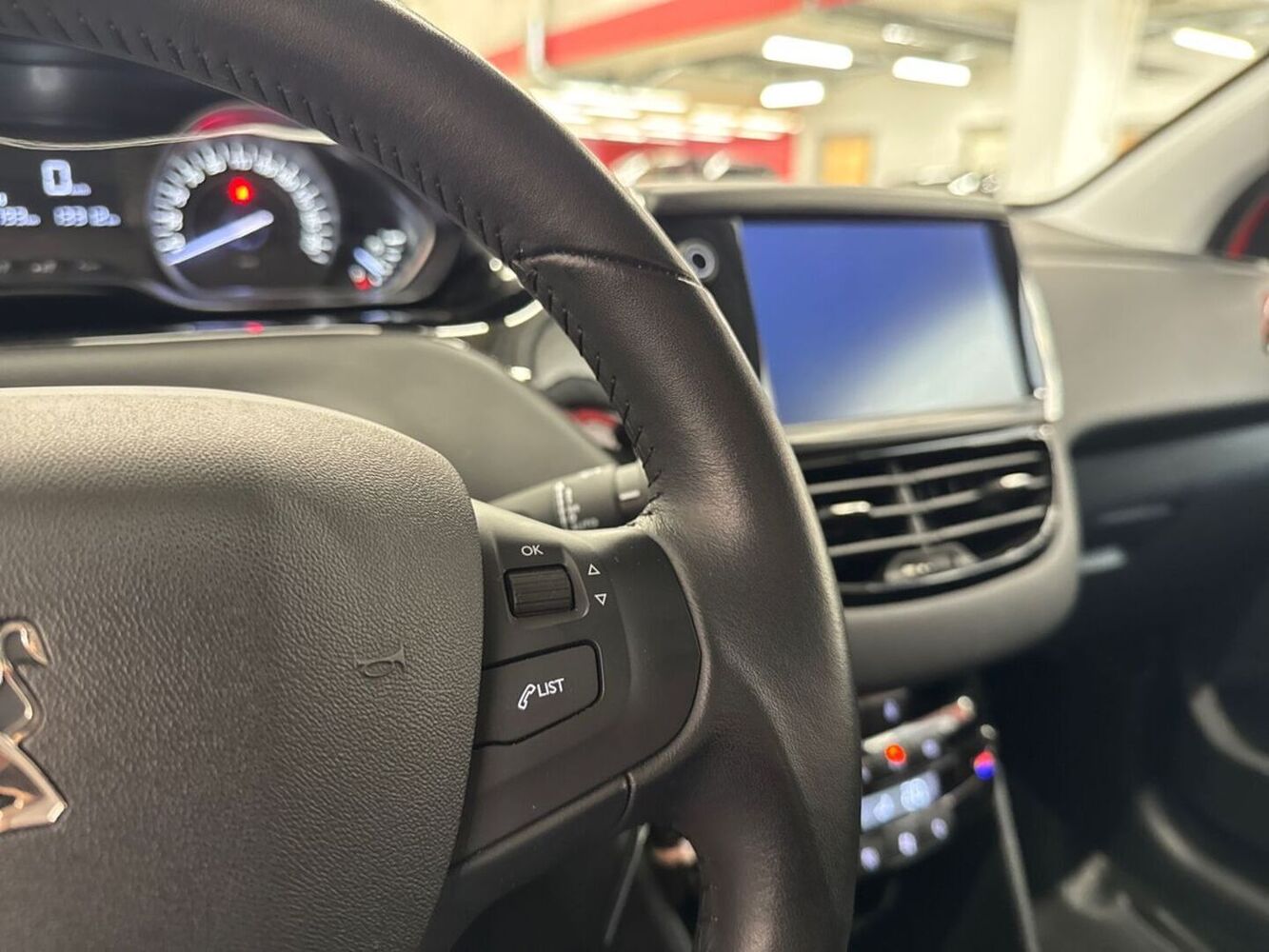 Peugeot 208 vaihtoauto