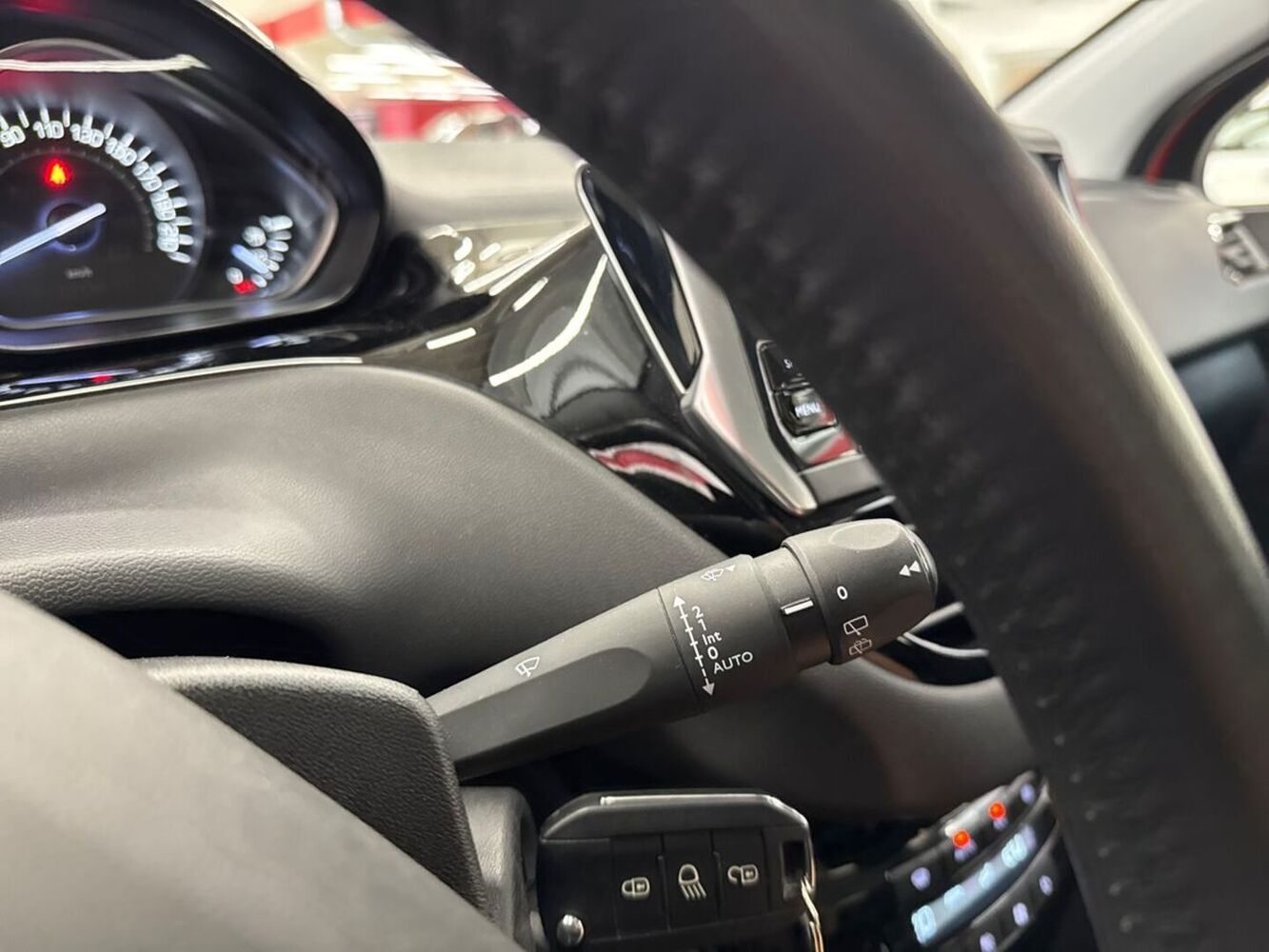 Peugeot 208 vaihtoauto
