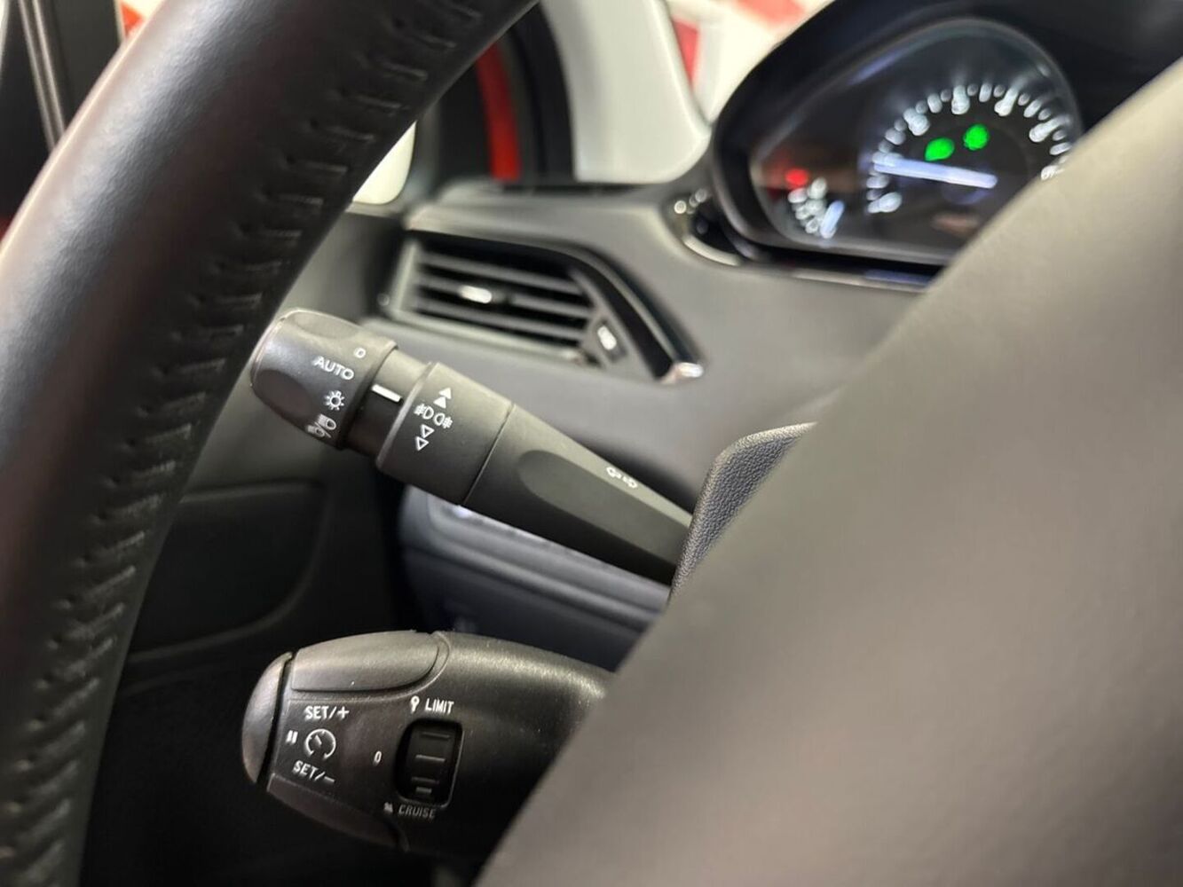 Peugeot 208 vaihtoauto