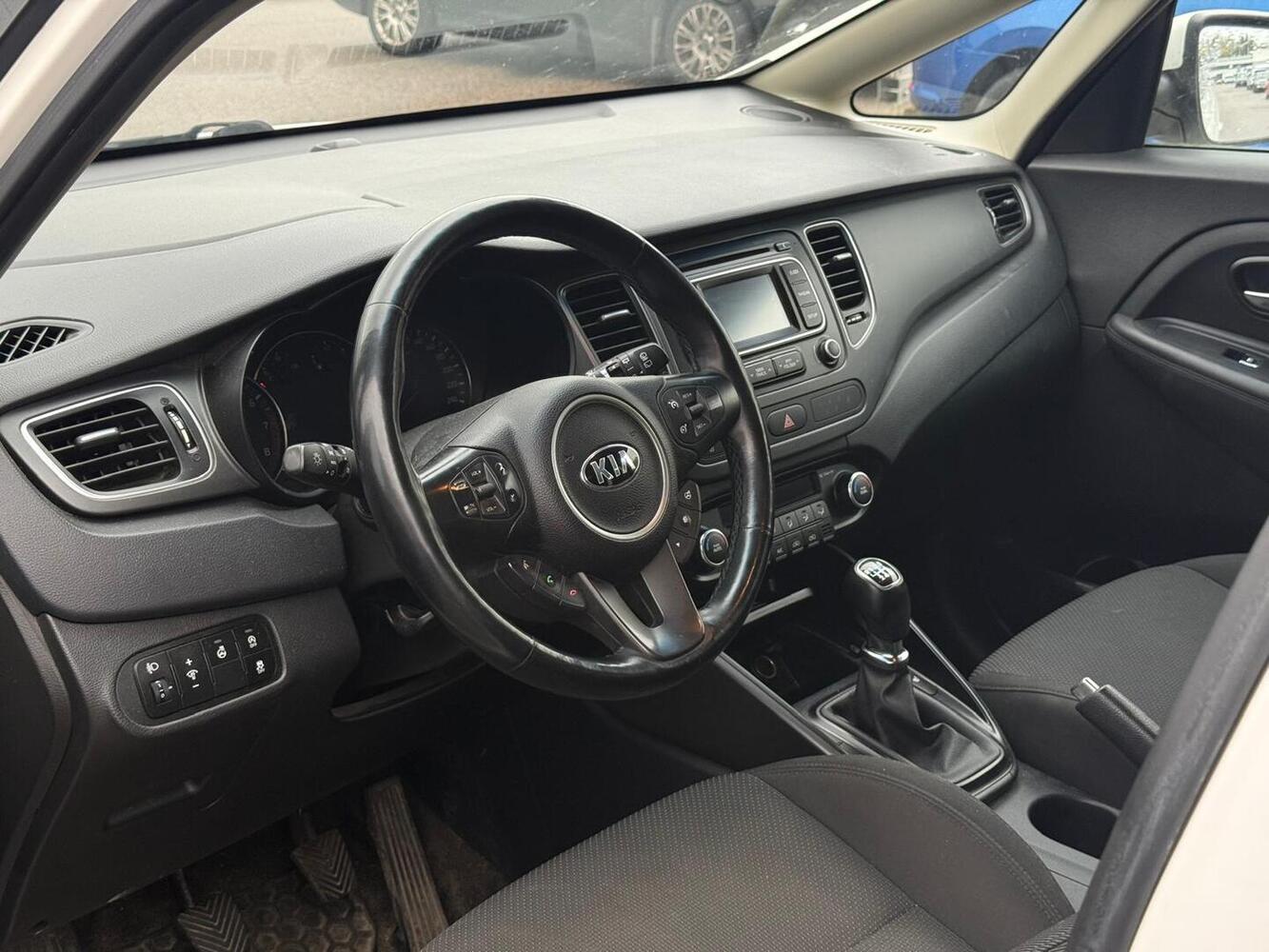 Kia Carens vaihtoauto
