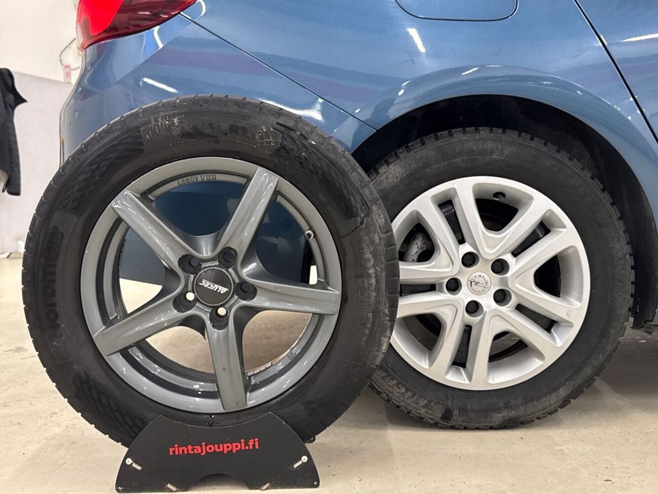 Opel Astra vaihtoauto