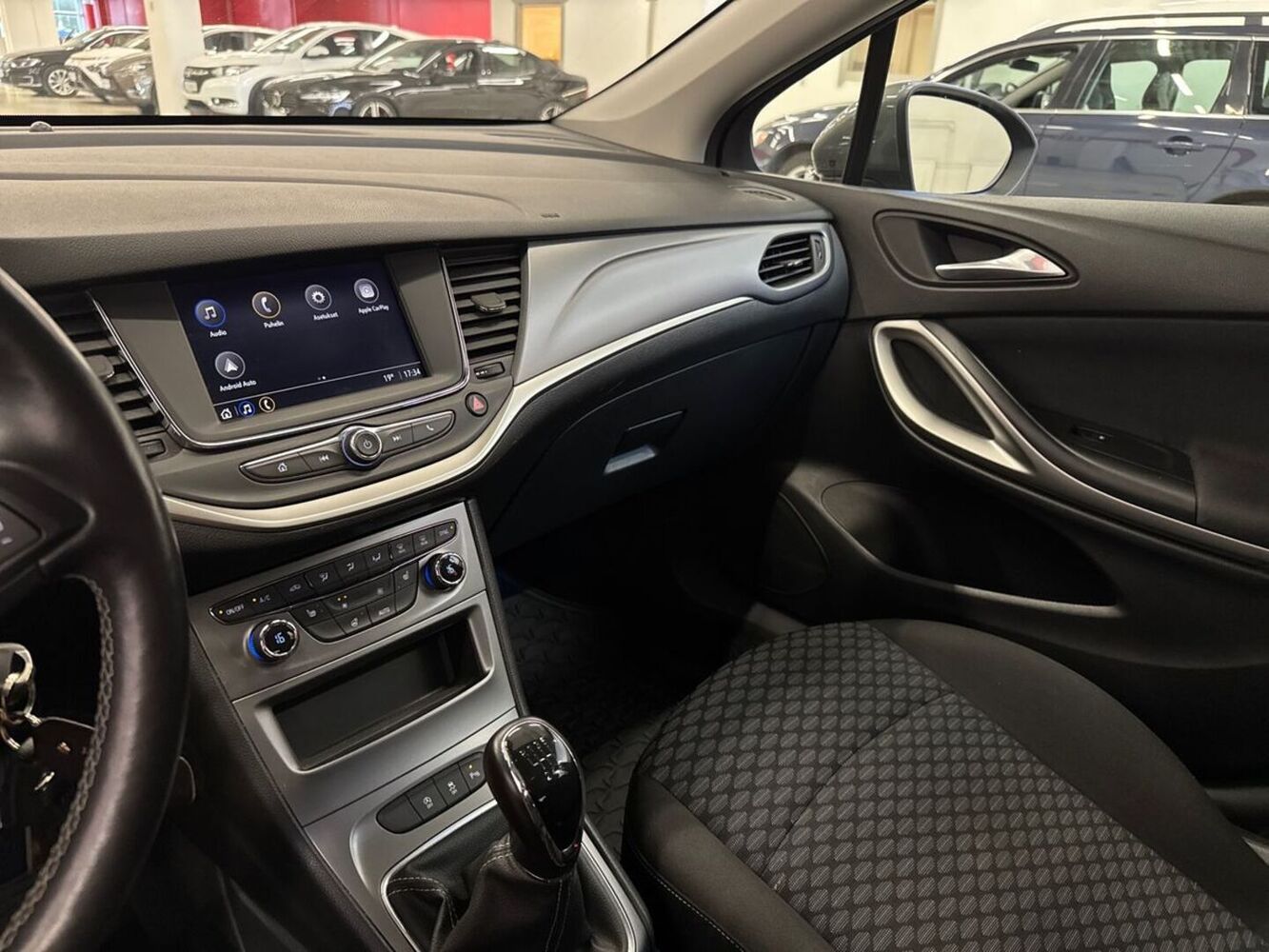 Opel Astra vaihtoauto