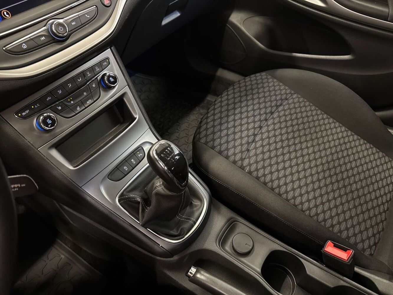 Opel Astra vaihtoauto