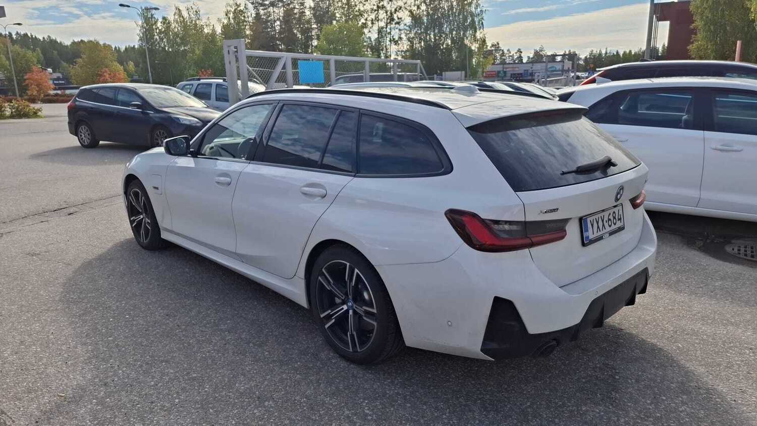 BMW 330 vaihtoauto