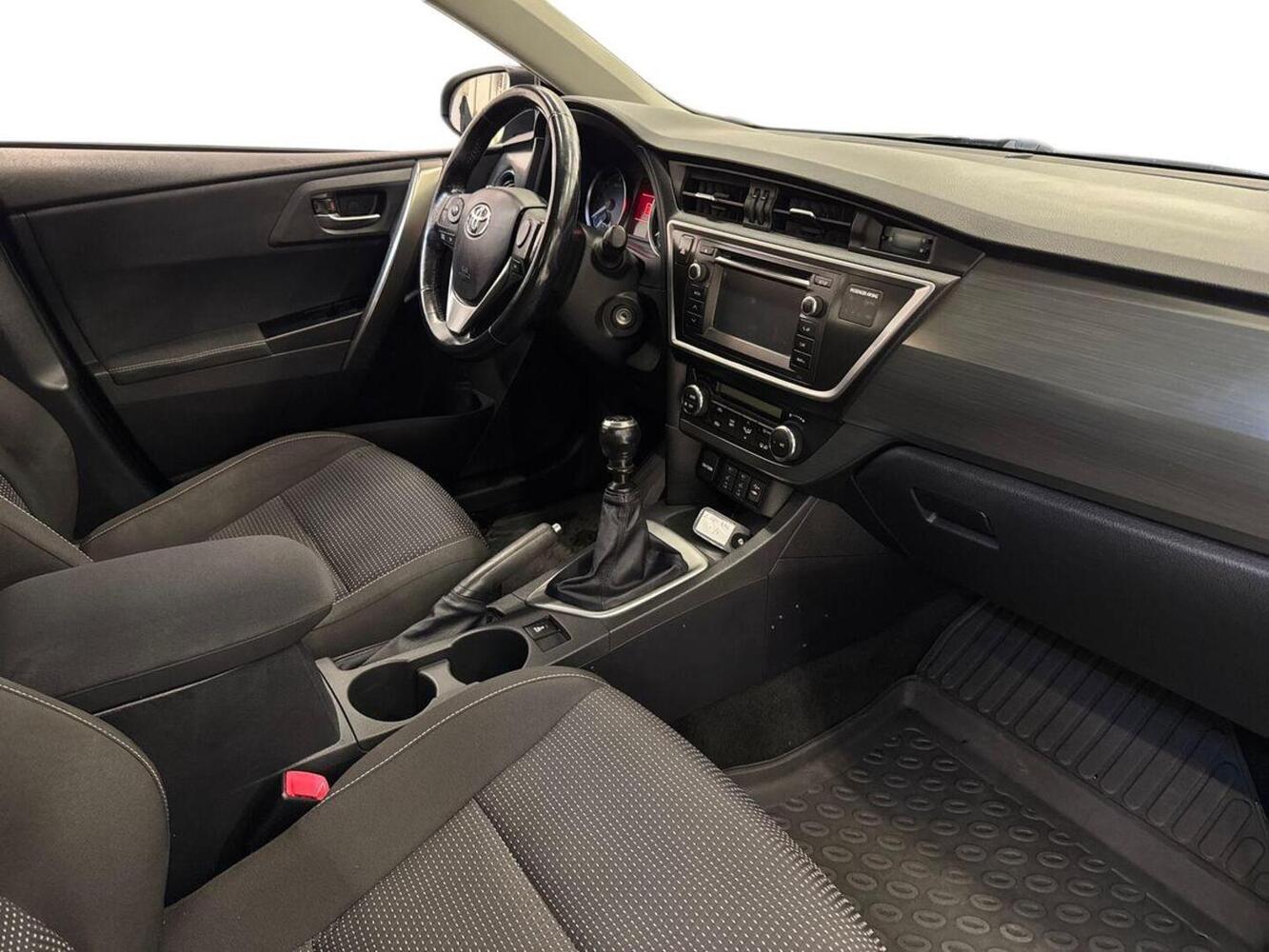 Toyota Auris vaihtoauto