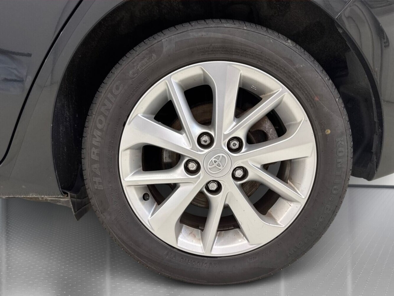 Toyota Auris vaihtoauto