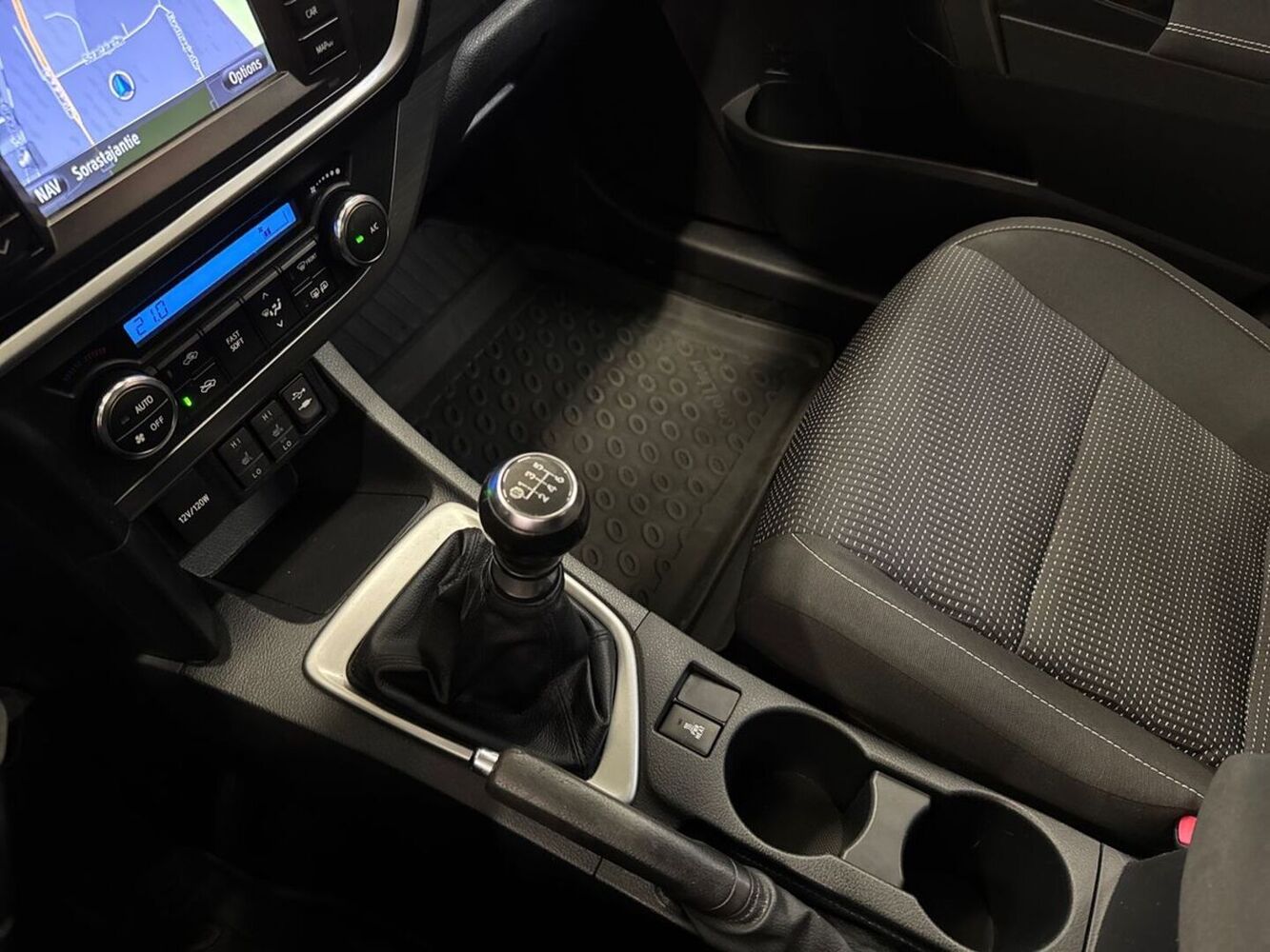Toyota Auris vaihtoauto