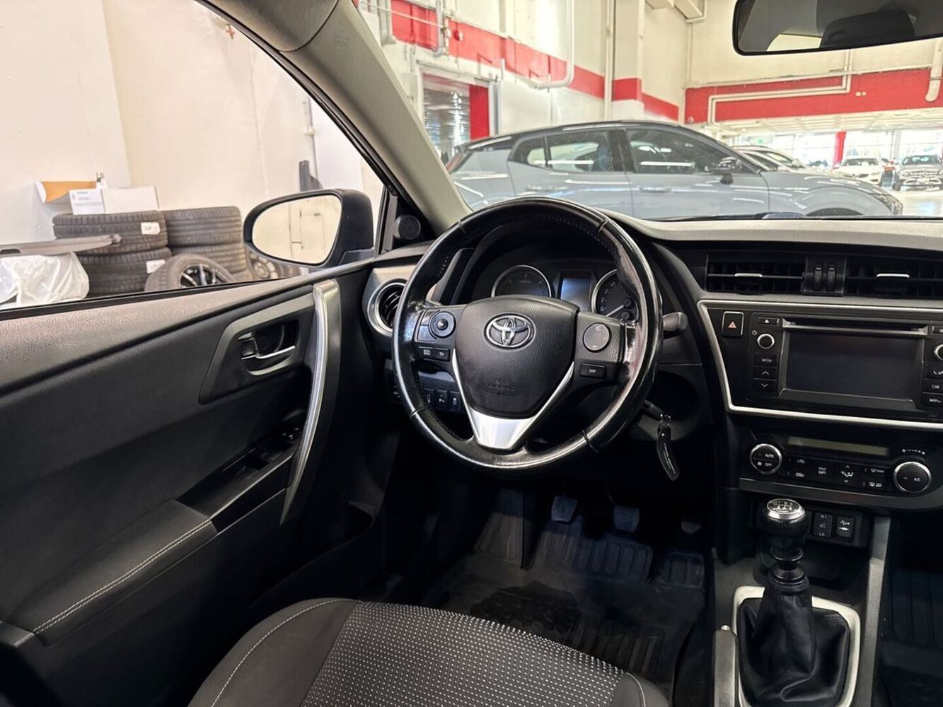 Toyota Auris vaihtoauto