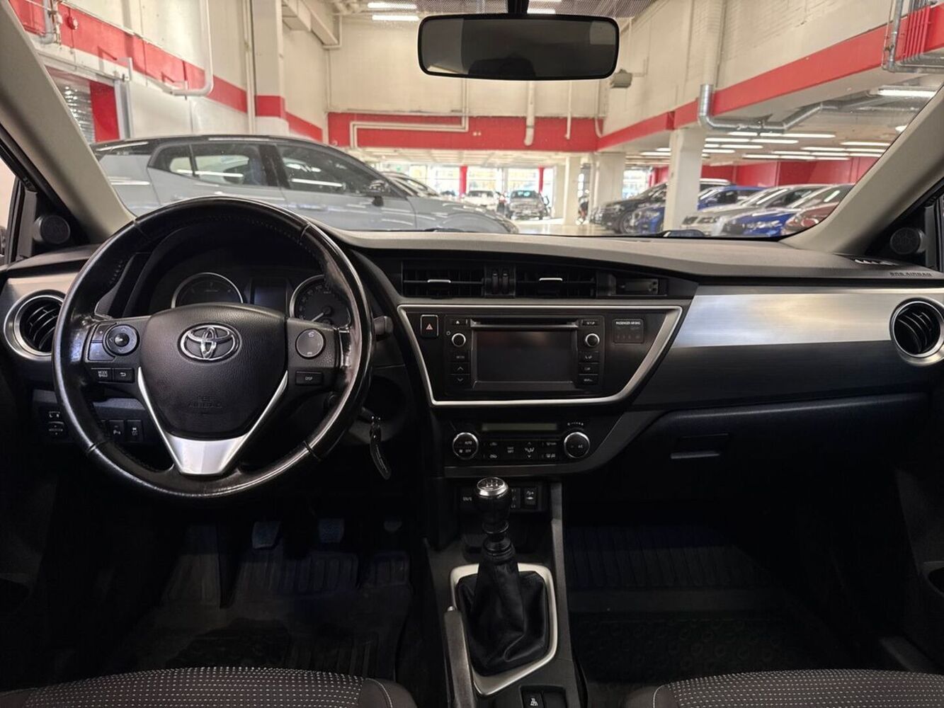 Toyota Auris vaihtoauto