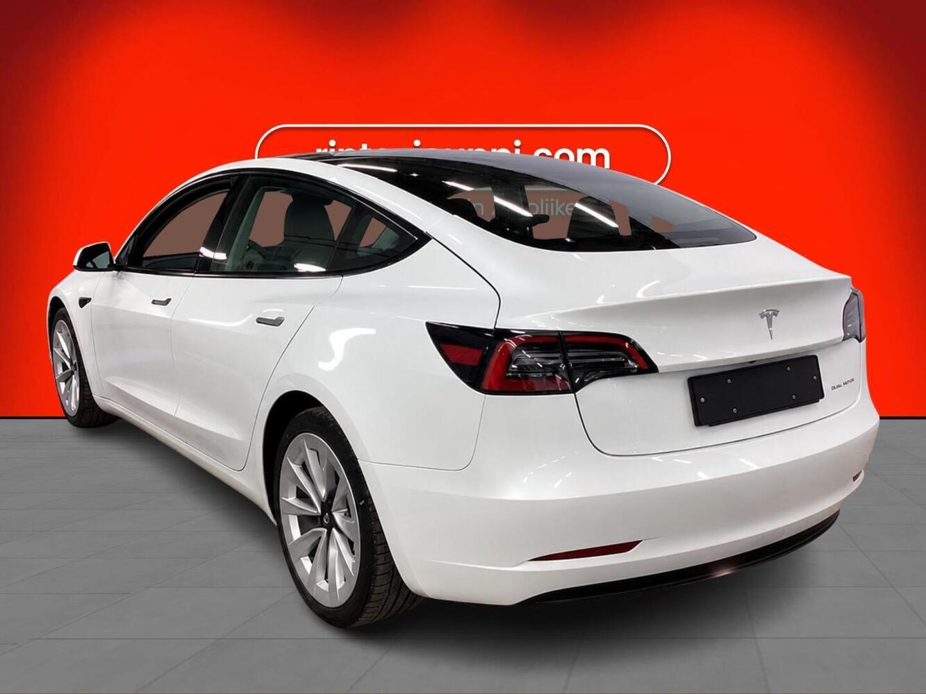 Tesla Model 3 vaihtoauto