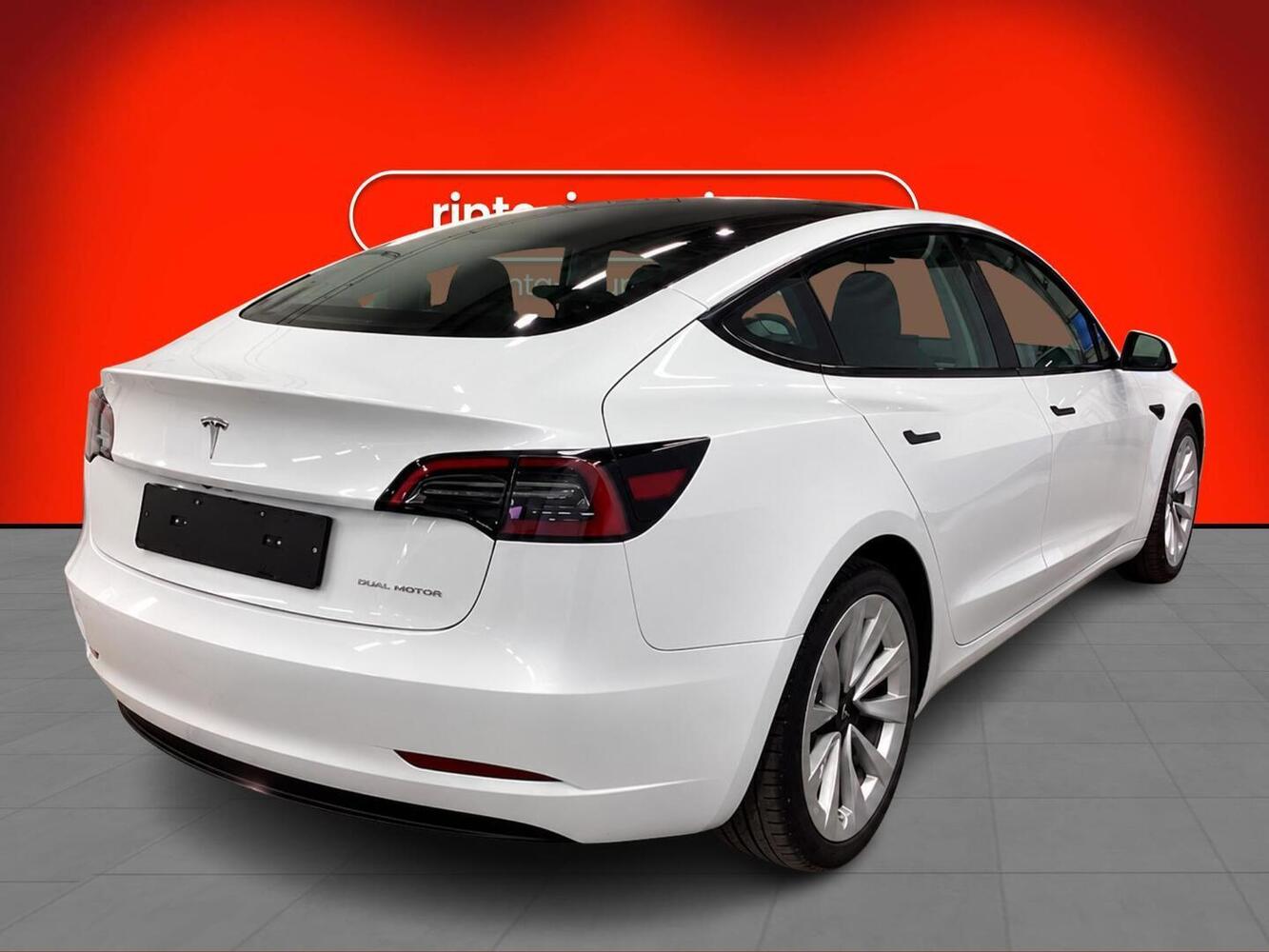 Tesla Model 3 vaihtoauto