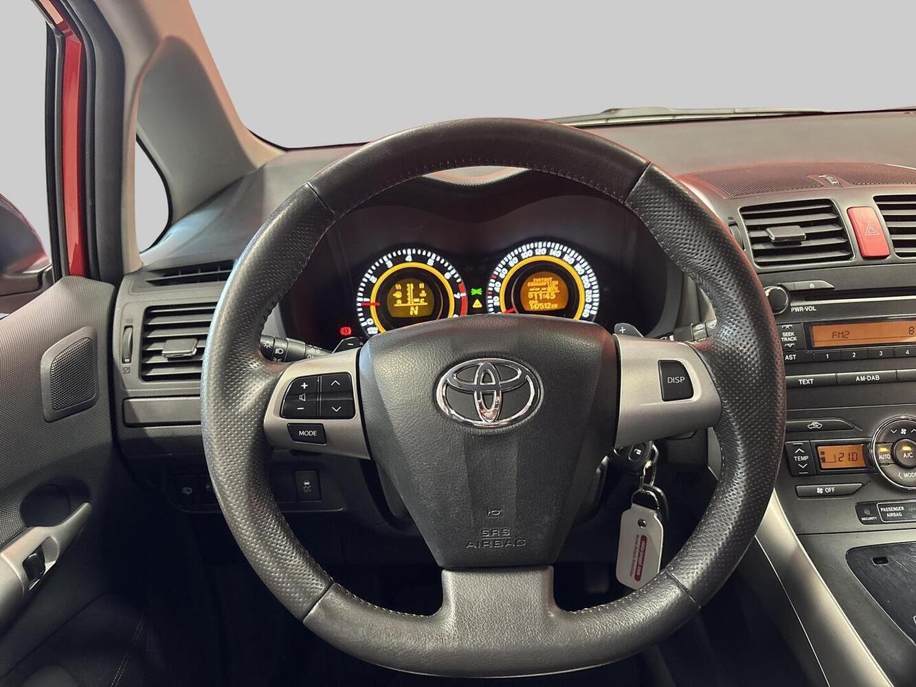 Toyota Auris vaihtoauto
