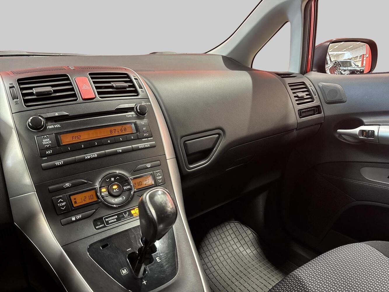 Toyota Auris vaihtoauto