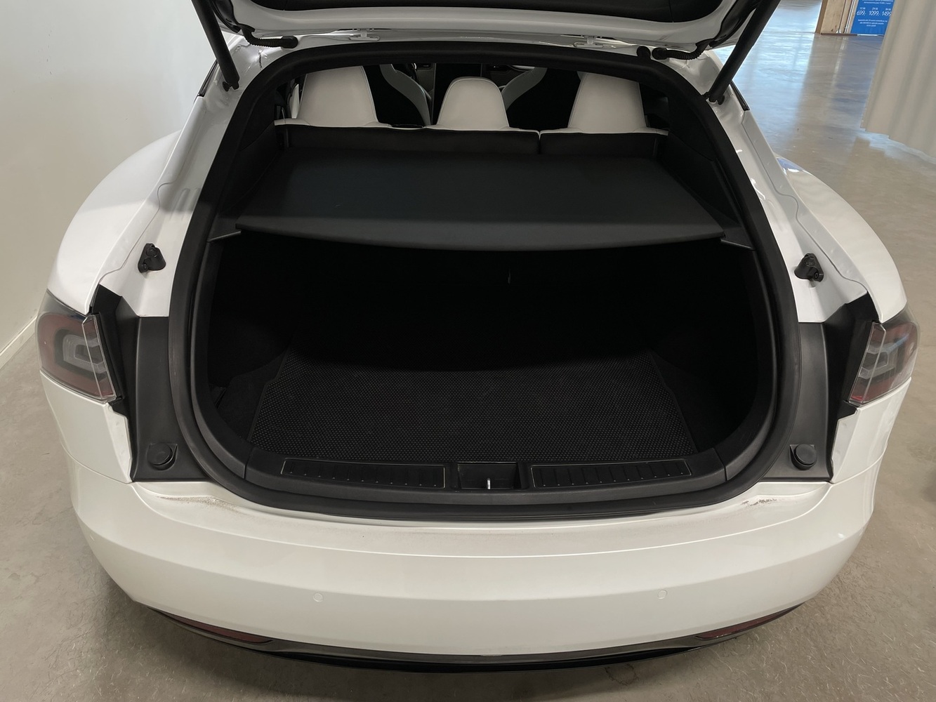 Tesla Model S vaihtoauto