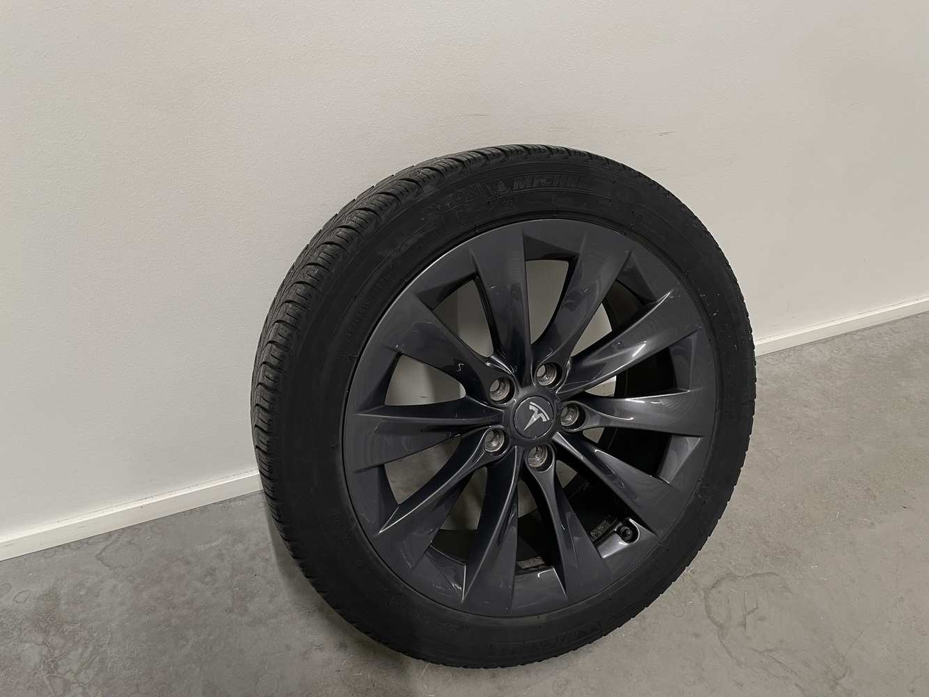 Tesla Model S vaihtoauto