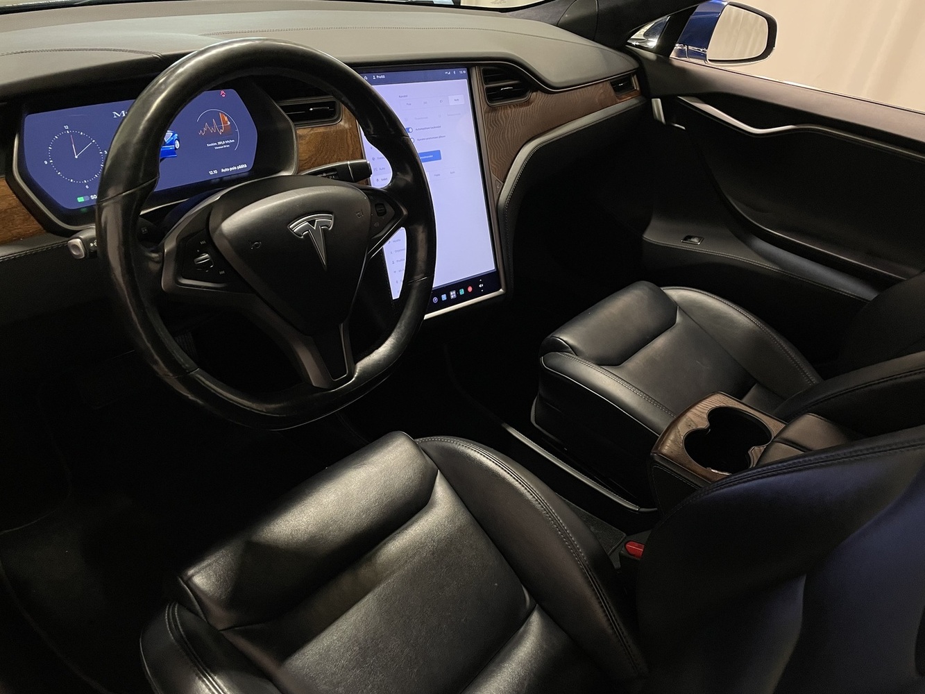 Tesla Model S vaihtoauto