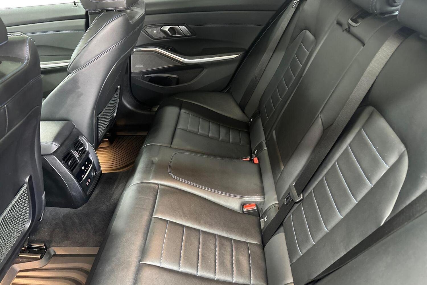 BMW 330 vaihtoauto