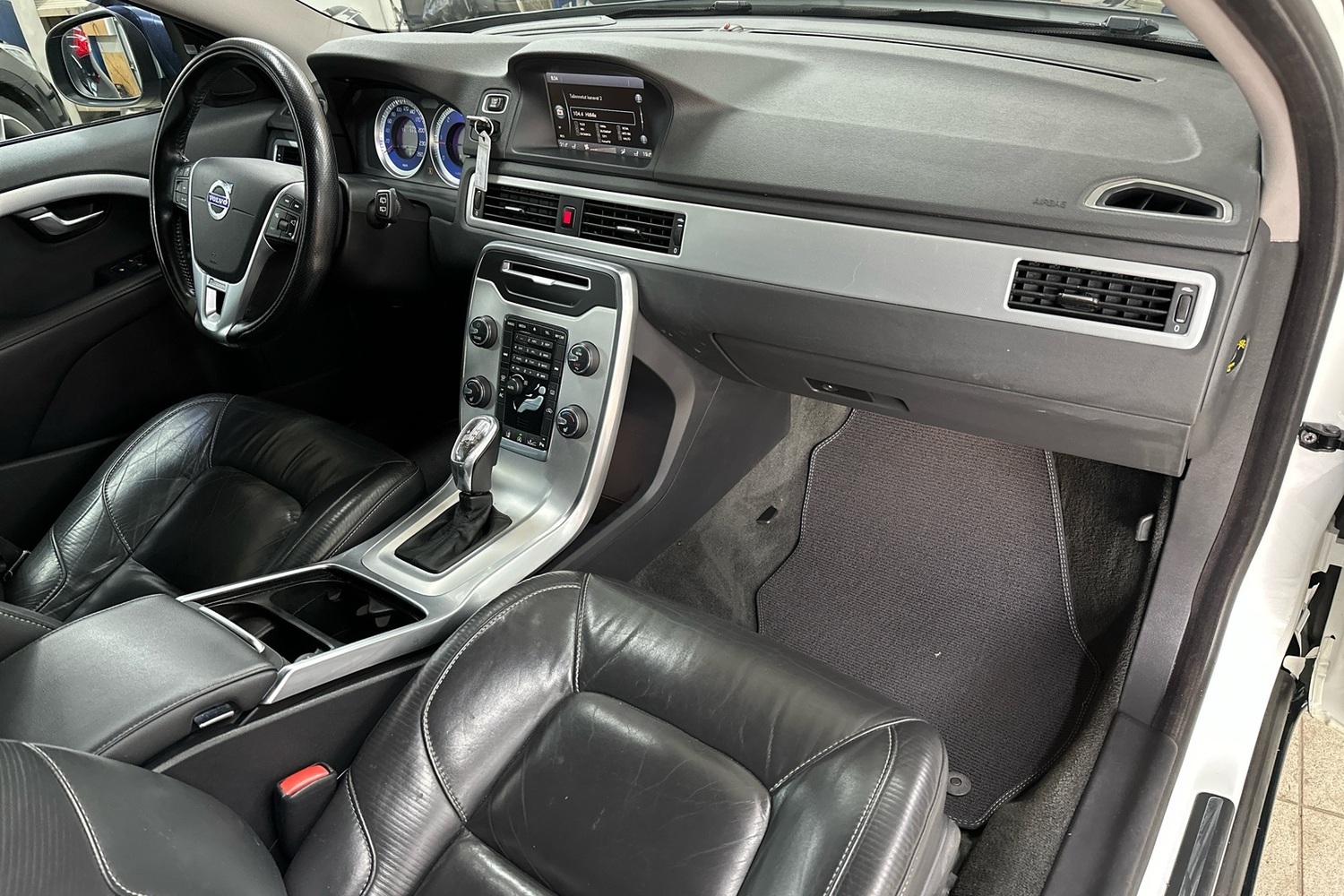 Volvo V70 vaihtoauto