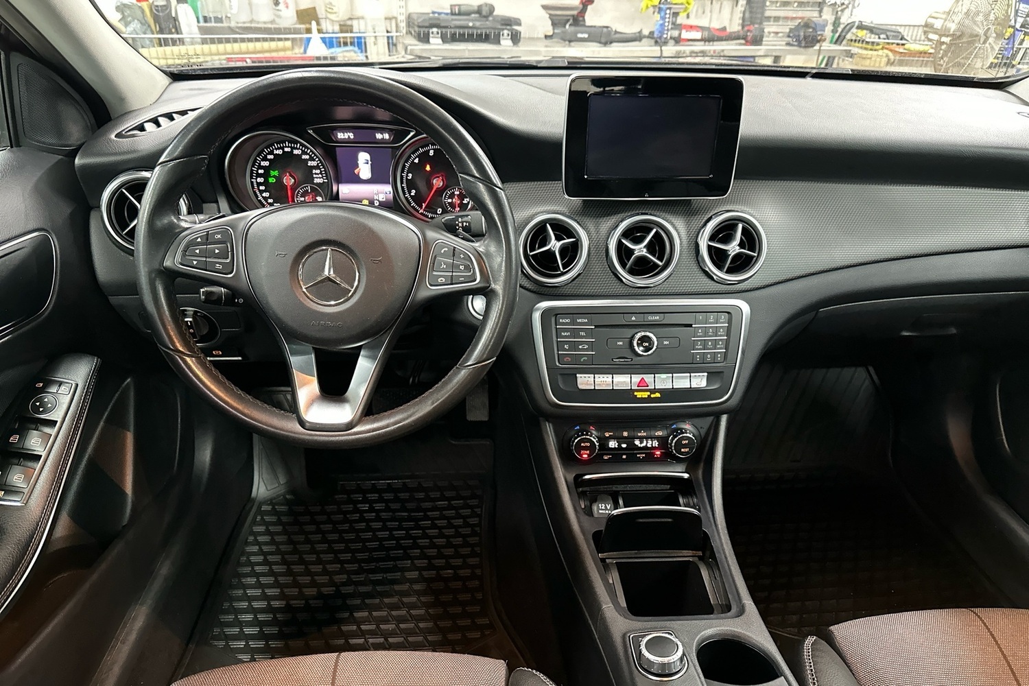 Mercedes-Benz GLA vaihtoauto