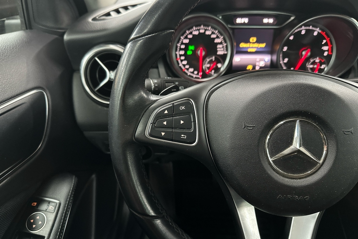 Mercedes-Benz GLA vaihtoauto