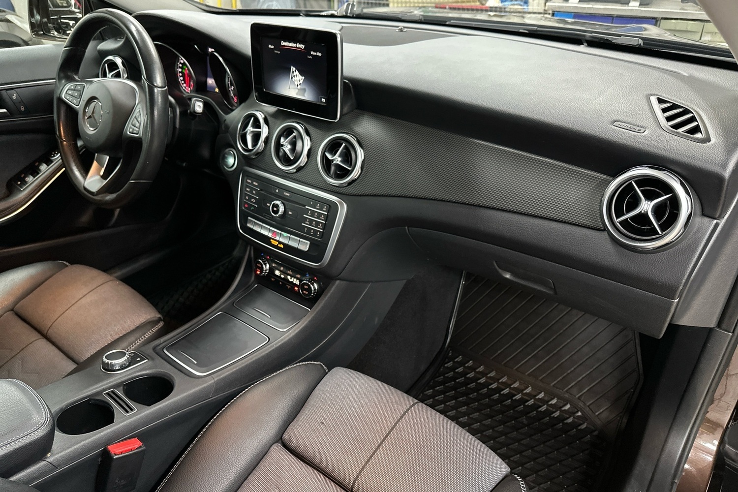 Mercedes-Benz GLA vaihtoauto