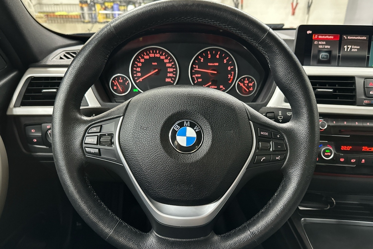 BMW 320 vaihtoauto
