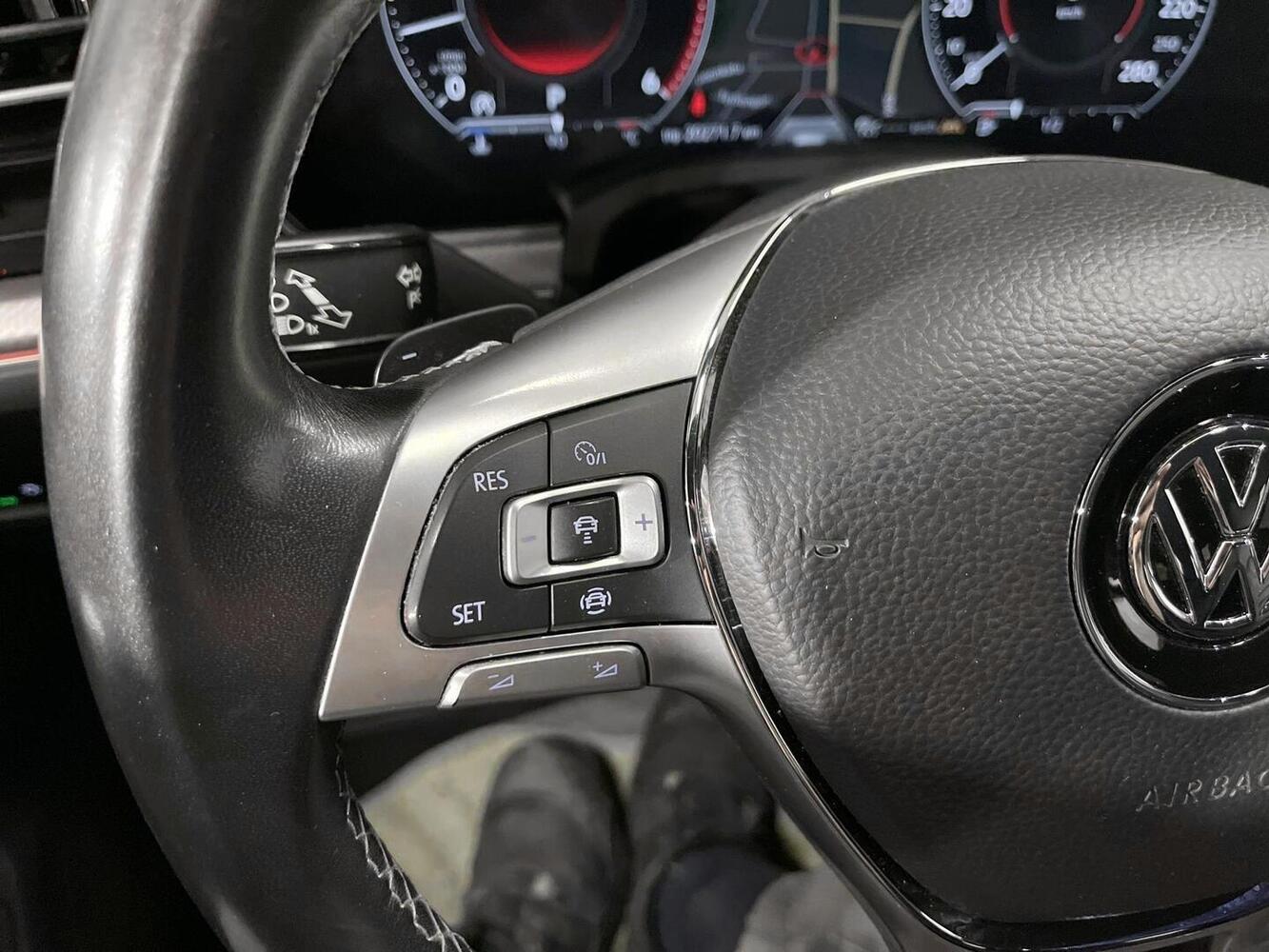 Volkswagen Touareg vaihtoauto