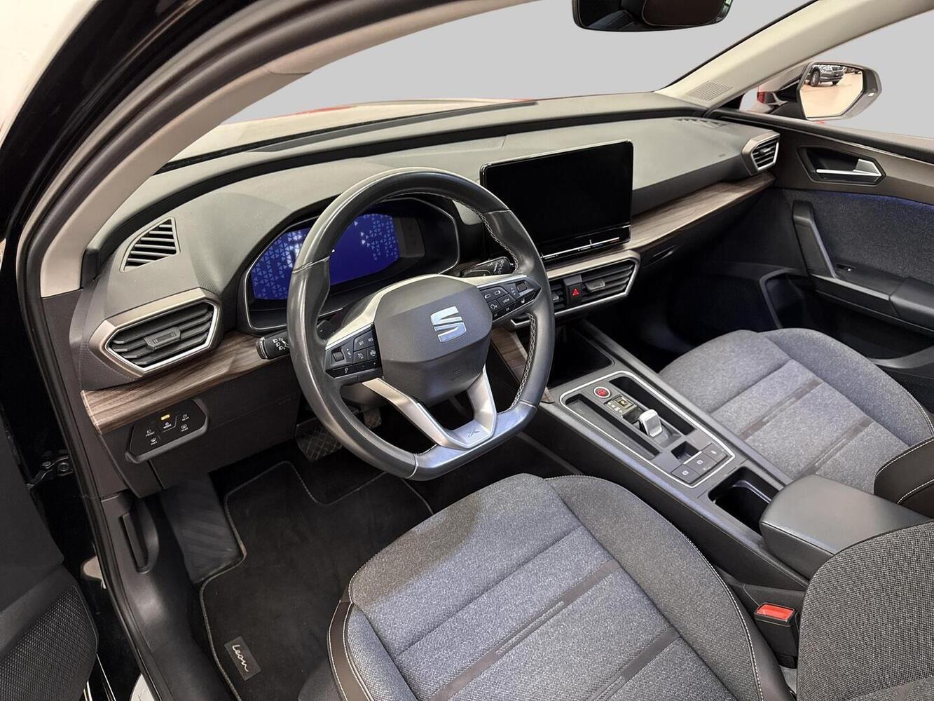 SEAT Leon Sportstourer vaihtoauto