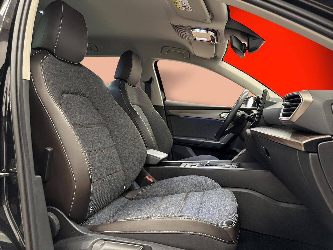 SEAT Leon Sportstourer vaihtoauto