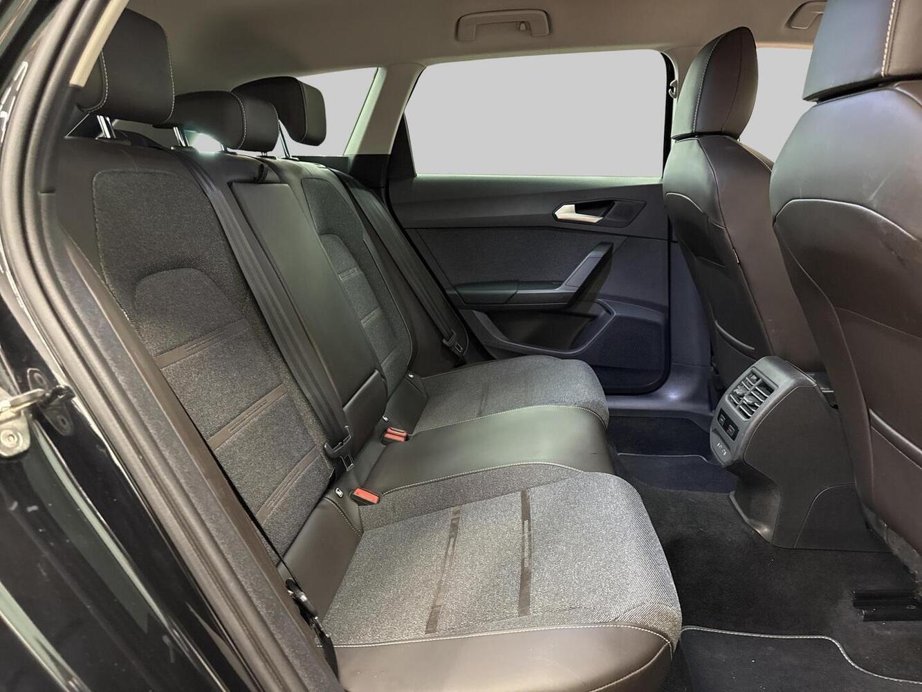 SEAT Leon Sportstourer vaihtoauto