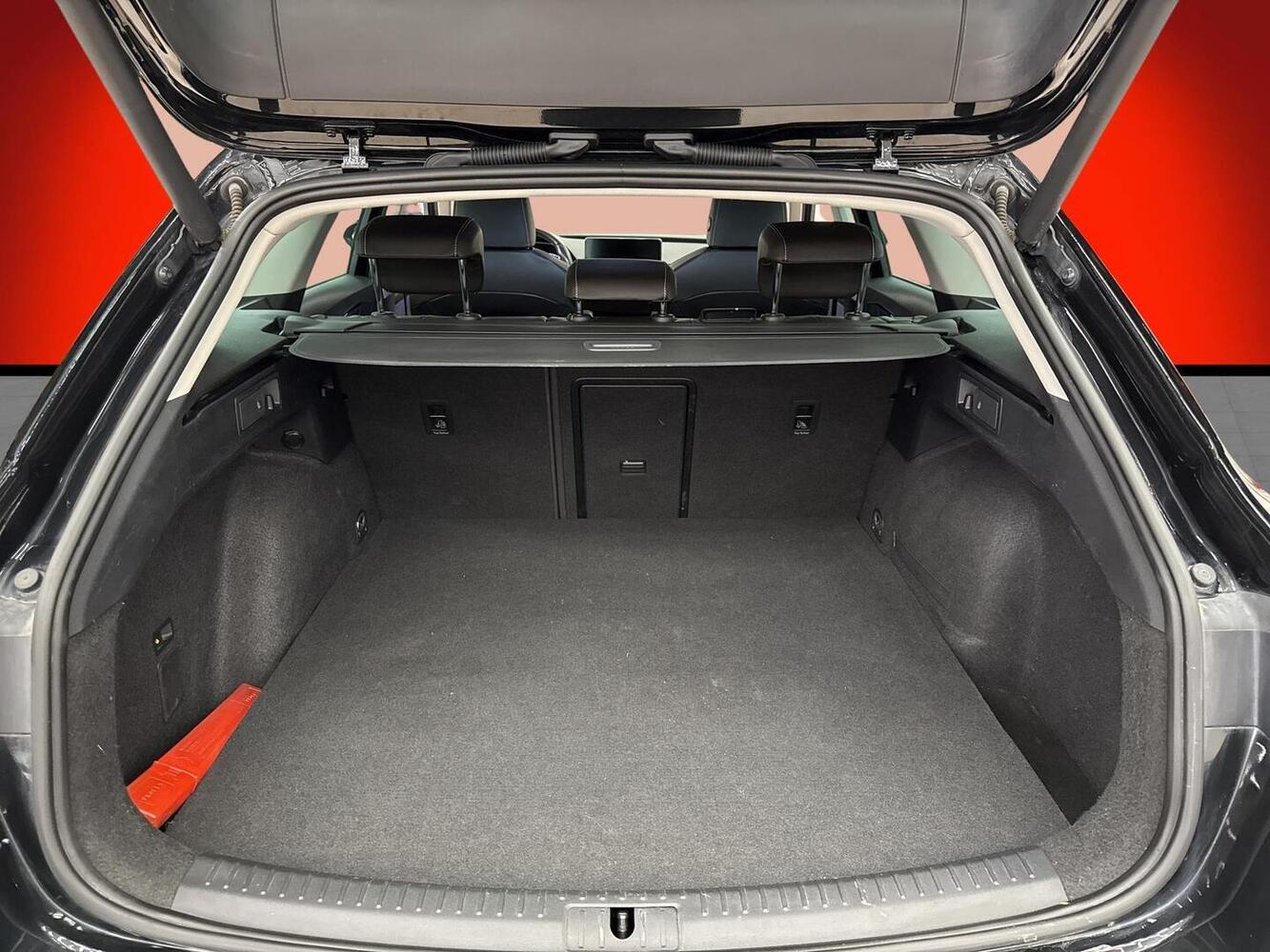 SEAT Leon Sportstourer vaihtoauto
