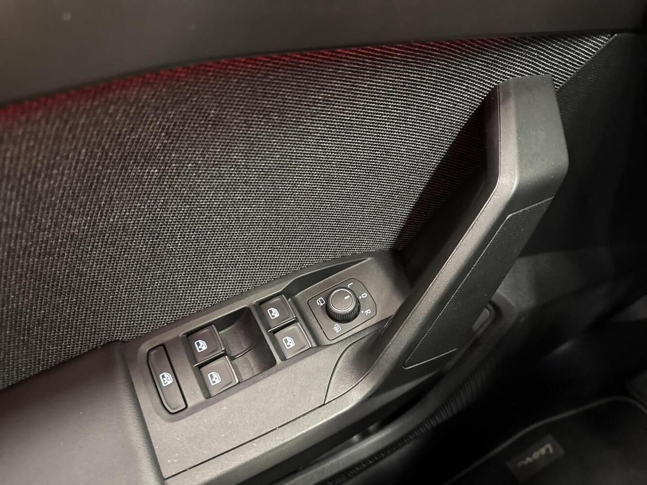 SEAT Leon Sportstourer vaihtoauto