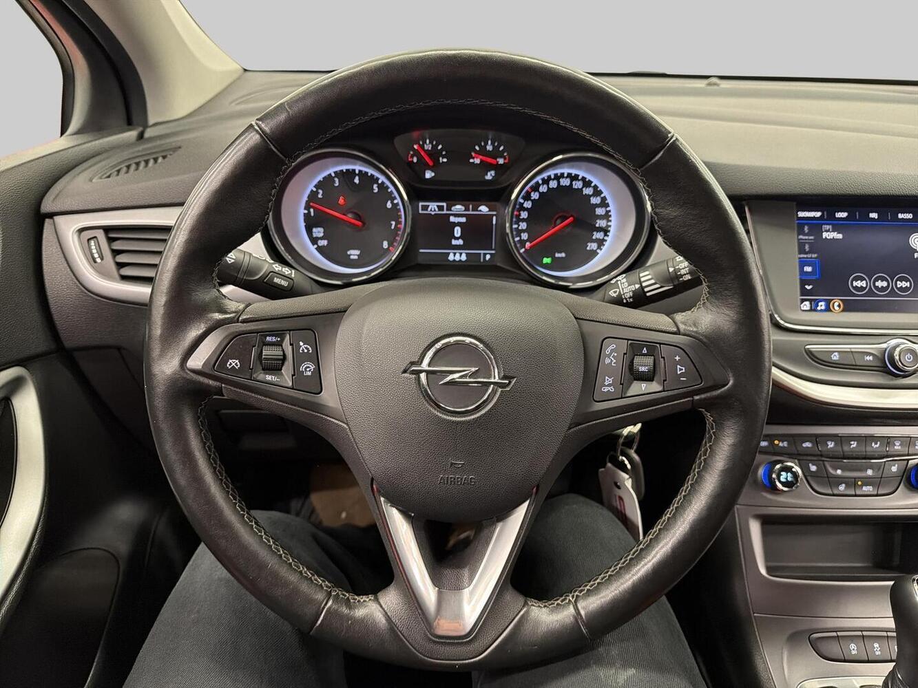 Opel Astra vaihtoauto