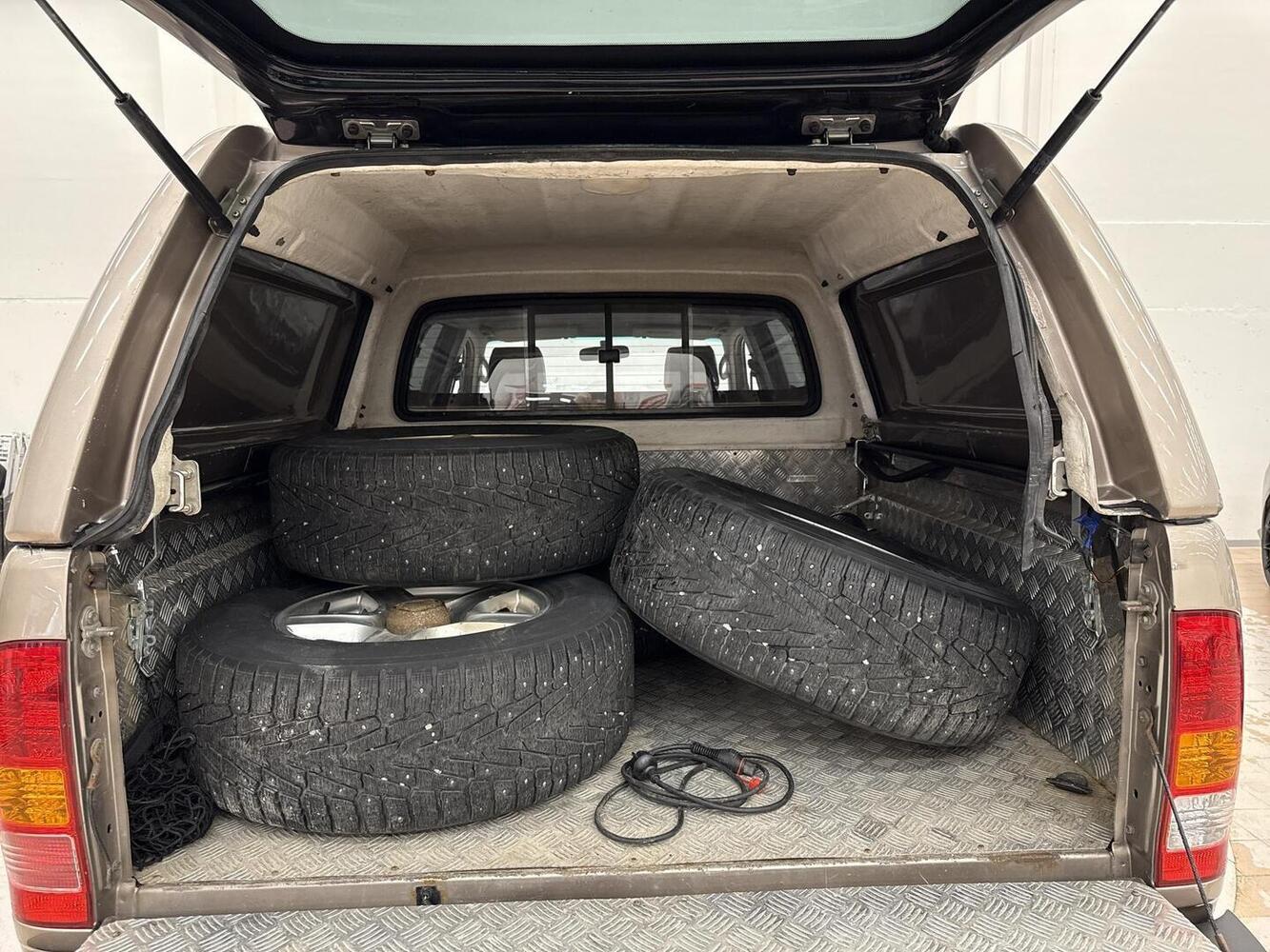 Toyota Hilux vaihtoauto