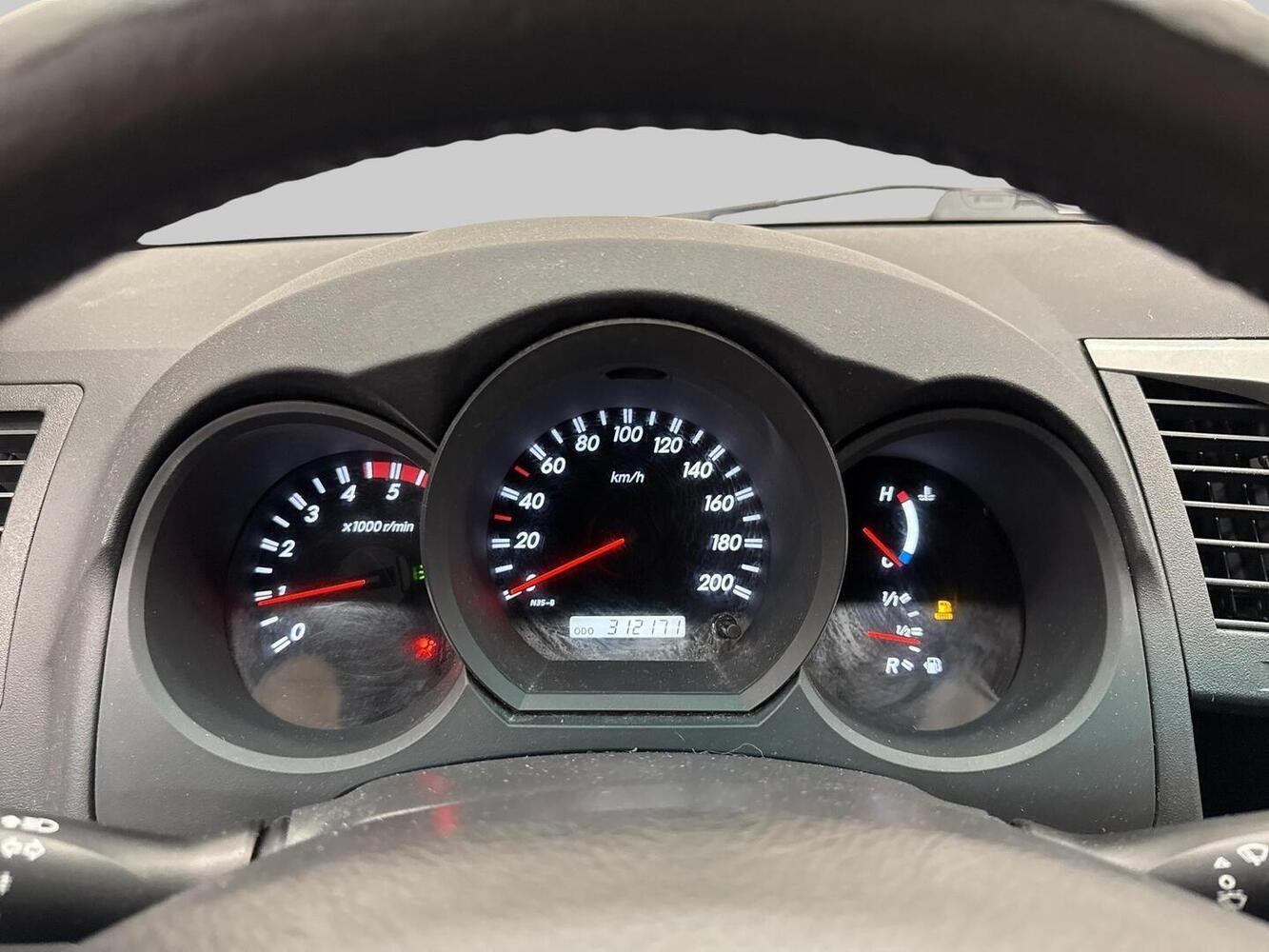 Toyota Hilux vaihtoauto
