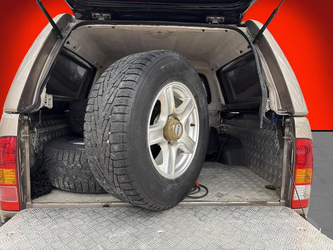 Toyota Hilux vaihtoauto